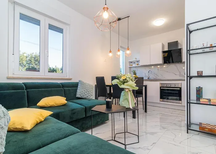 Three Waves Apartment New